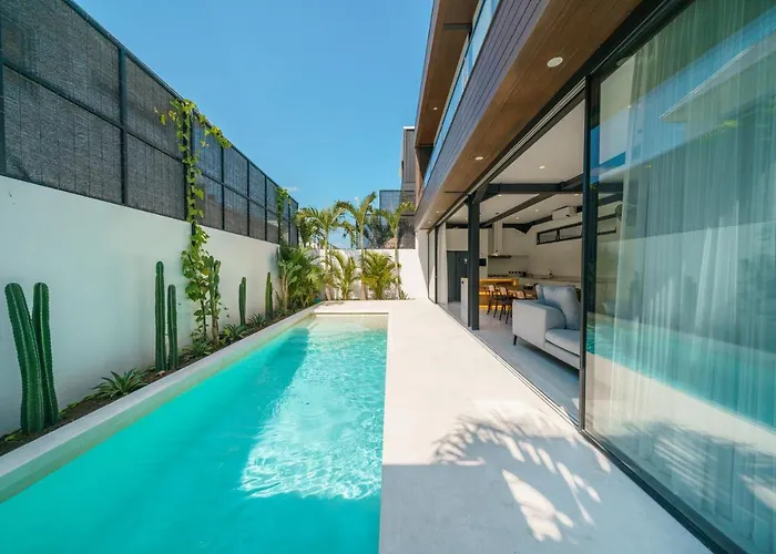 Vantage 7 - Outstanding 3 Bedroom - Great Location! Villa *