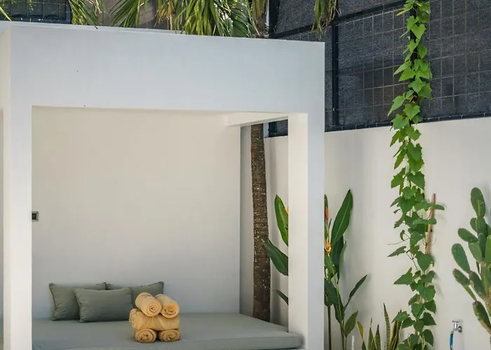 Vantage 7 - Outstanding 3 Bedroom - Great Location! Villa Canggu (Bali)