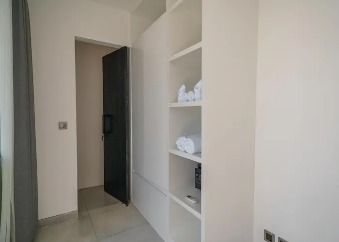 Vantage 7 - Outstanding 3 Bedroom - Great Location!