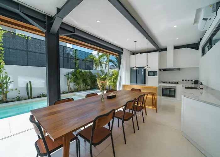 Villa Vantage 7 - Outstanding 3 Bedroom - Great Location!