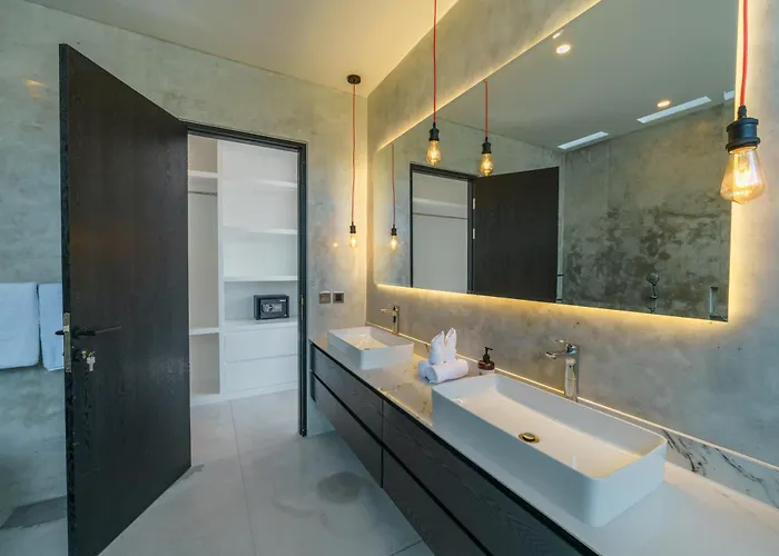 Vantage 7 - Outstanding 3 Bedroom - Great Location! Villa Canggu (Bali)