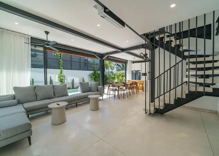 Vantage 7 - Outstanding 3 Bedroom - Great Location! Villa *